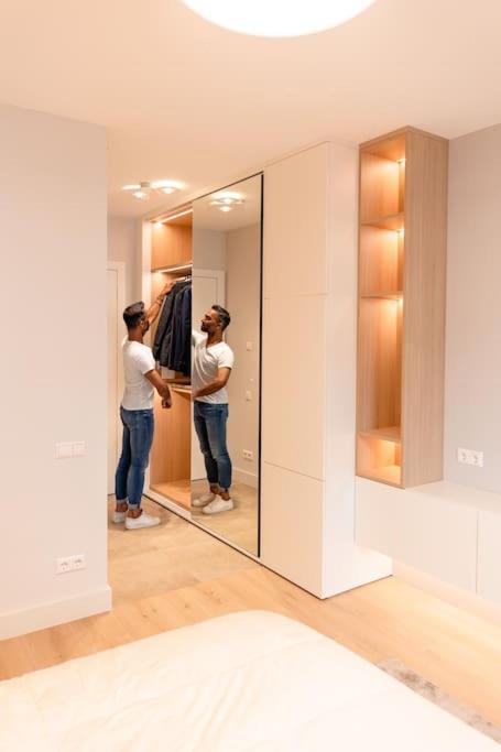 Henry's Appt With A Private 414 - Shared Kitchen Apartment *